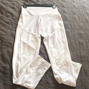 Onzie White Leggings